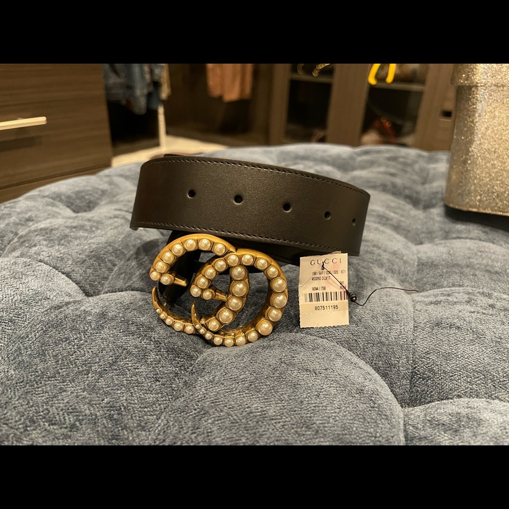Gucci GG Logo belt size 75 never been used brand-new.